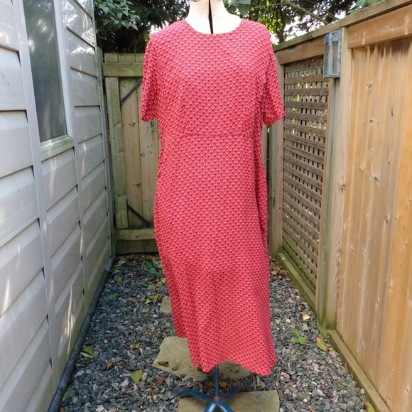 Amish Mennonite Cape Dress 42" Bust 38" Waist Rayon Red Black Handmade Modest - Picture 1 of 8